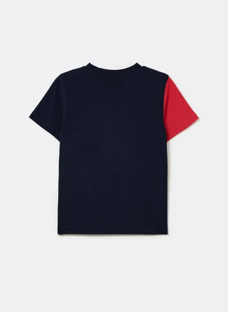 او في اس Colourblock T-shirt with Bugs Bunny and Daffy Duck
