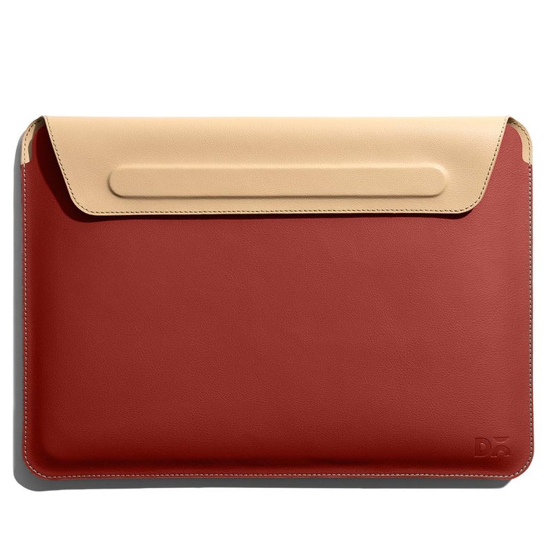 Daily Objects غطاء مغلف قابل للتثبيت لجهاز MacBook Air/Pro 13 بوصة | جلد صناعي خفيف الوزن بلون الطين الأحمر الصلب لأجهزة الكمبيوتر المحمولة | إغلاق مغناطيسي علوي قابل للطي | تصميم أنيق متين ومقاوم للماء - Image 1