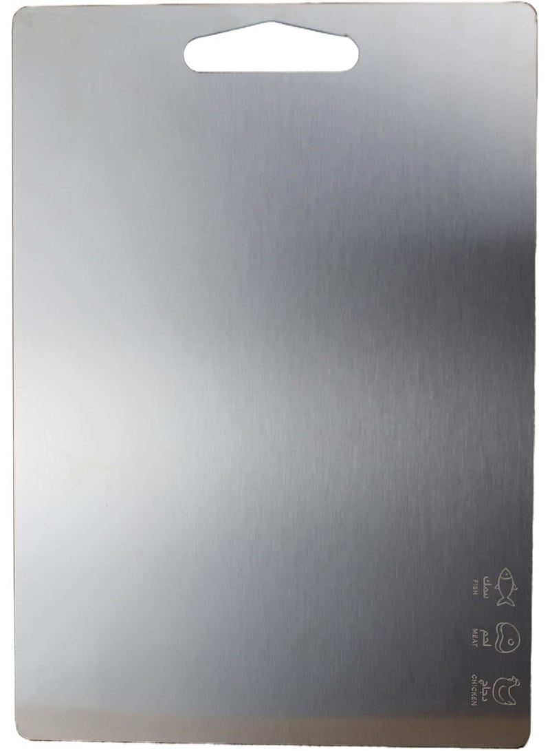لوح تقطيع ستانلس ستيل بمقبض يدوي – حجم 33 -24 سم، صحي، غير قابل للانزلاق، مقاوم للروائح والبقع - Image 1
