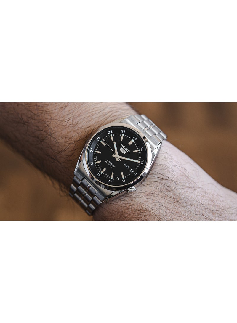 Seiko سايكو 5 أوتوماتيكي ساعة يد للرجال SNK567J1 - صنع في اليابان، قرص أسود مع علامات 24 ساعة، علبة من الفولاذ المقاوم للصدأ 36 مم، 21 جوهرة - Image 3