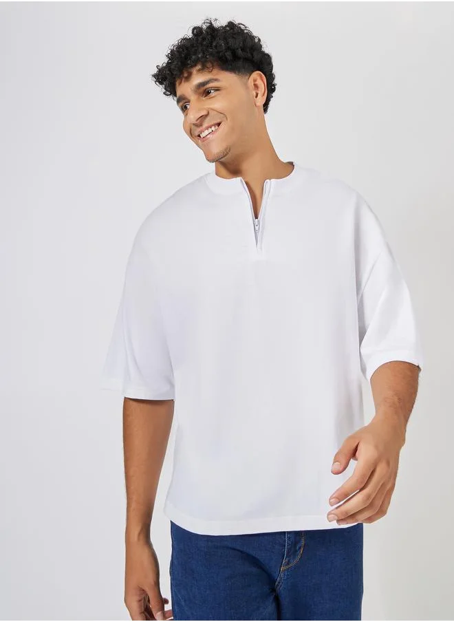 ستايلي Boxy Fit Henley T-Shirt with Zip Detail