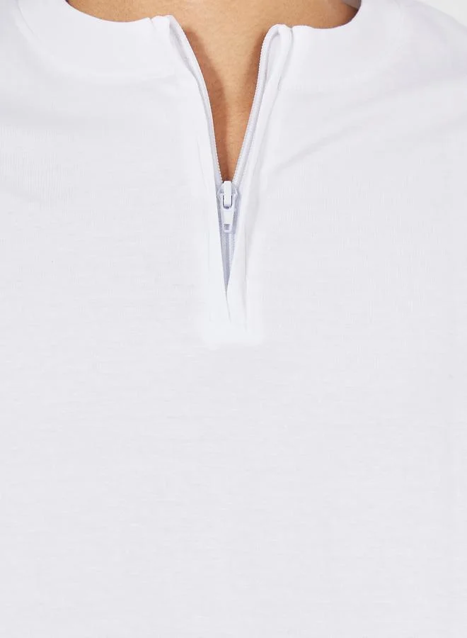 ستايلي Boxy Fit Henley T-Shirt with Zip Detail