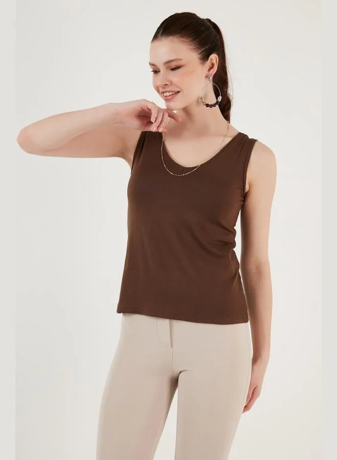 ليلا بلوزة نسائية بياقة على شكل حرف  وأشرطة سميكة من ليلا