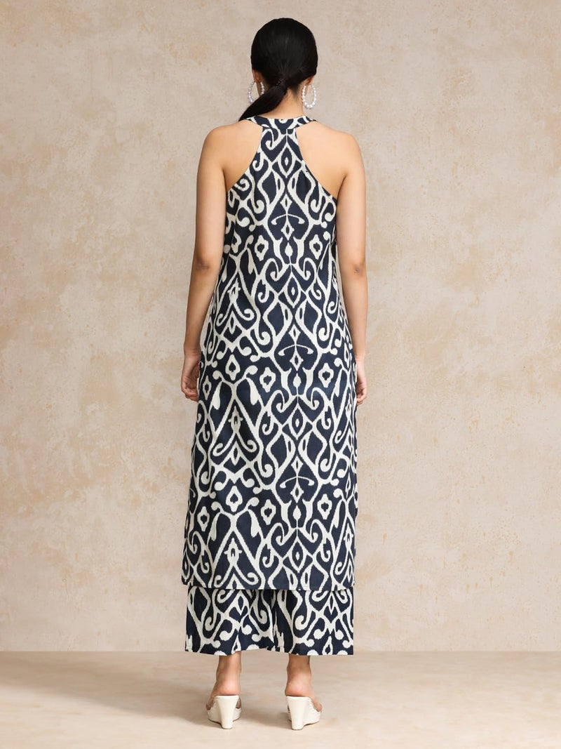 Varanga Women Blue Ikat Printed Straight Kurta With Bottom - Image 4