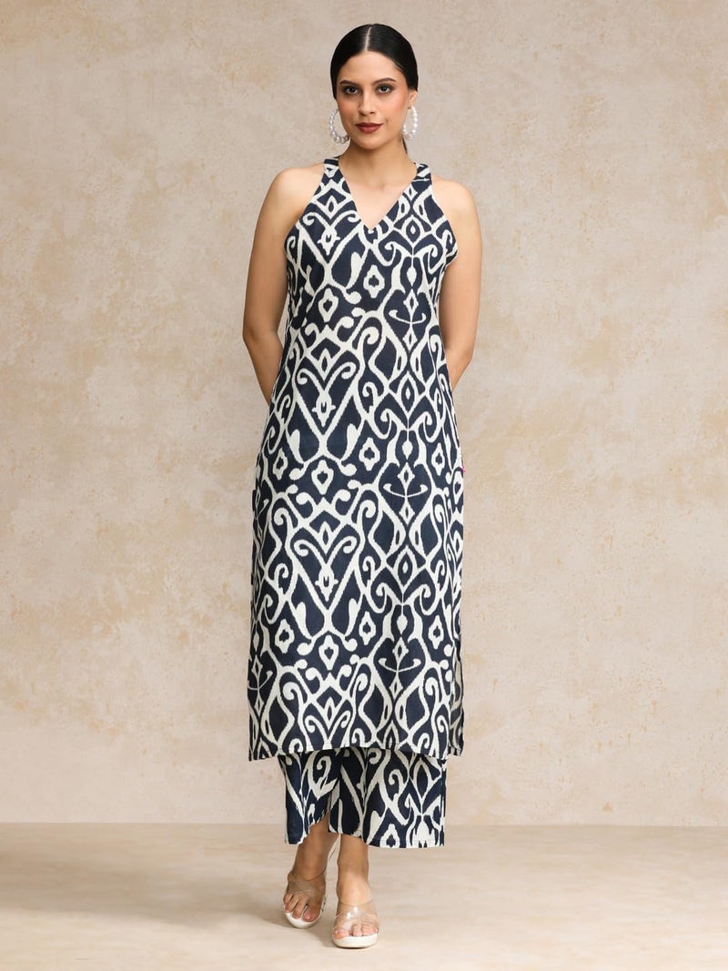 Varanga Women Blue Ikat Printed Straight Kurta With Bottom - Image 2
