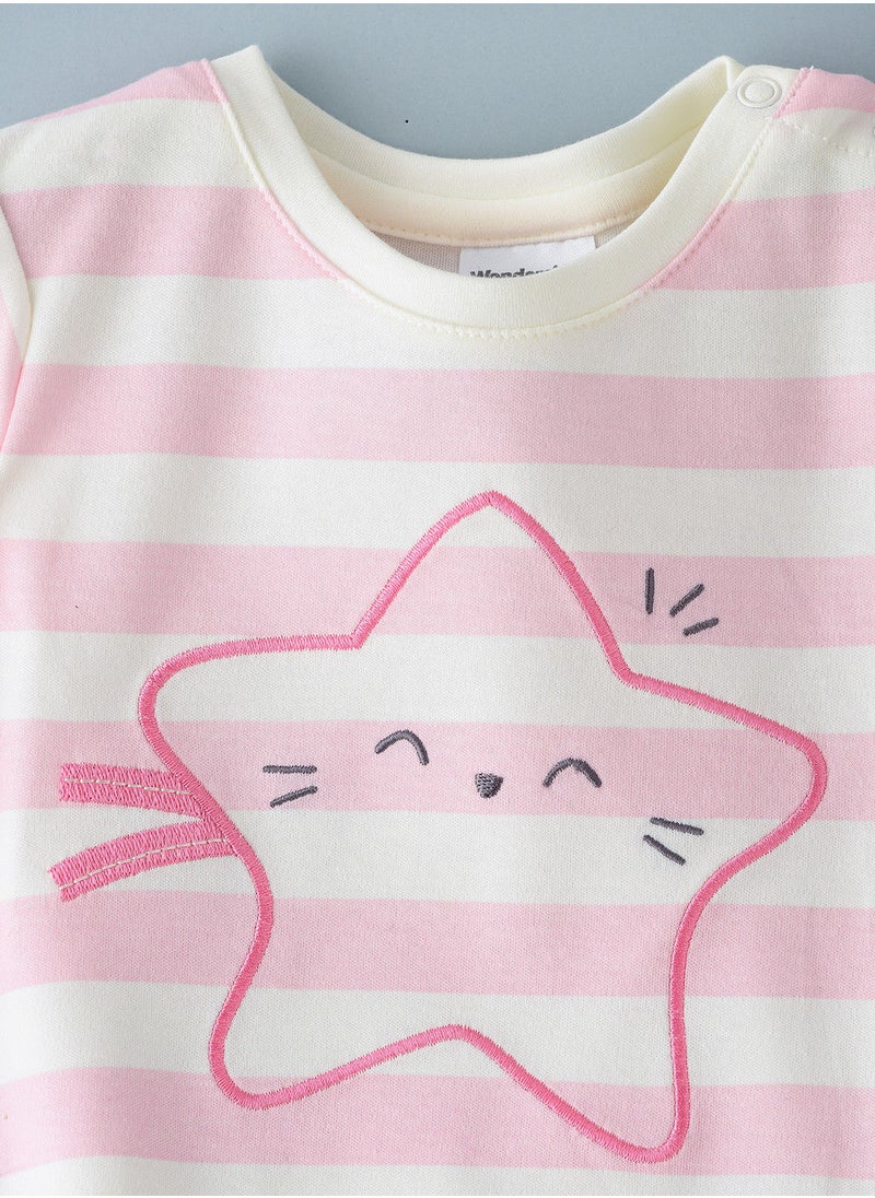 Tiny Hug - Romper with print at front - Image 1