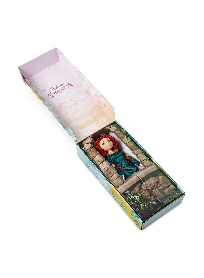 Disney store دميه الأميرات الكلاسيكية من ديزني ستور (ميريدا)، 11 بوصة، تشمل فرشاة بتفاصيل مصبوبة، لعبة قابلة للتشكيل بالكامل بزي كلاسيكي - ألعاب الأميرات من ديزني للفتيات - Image 3