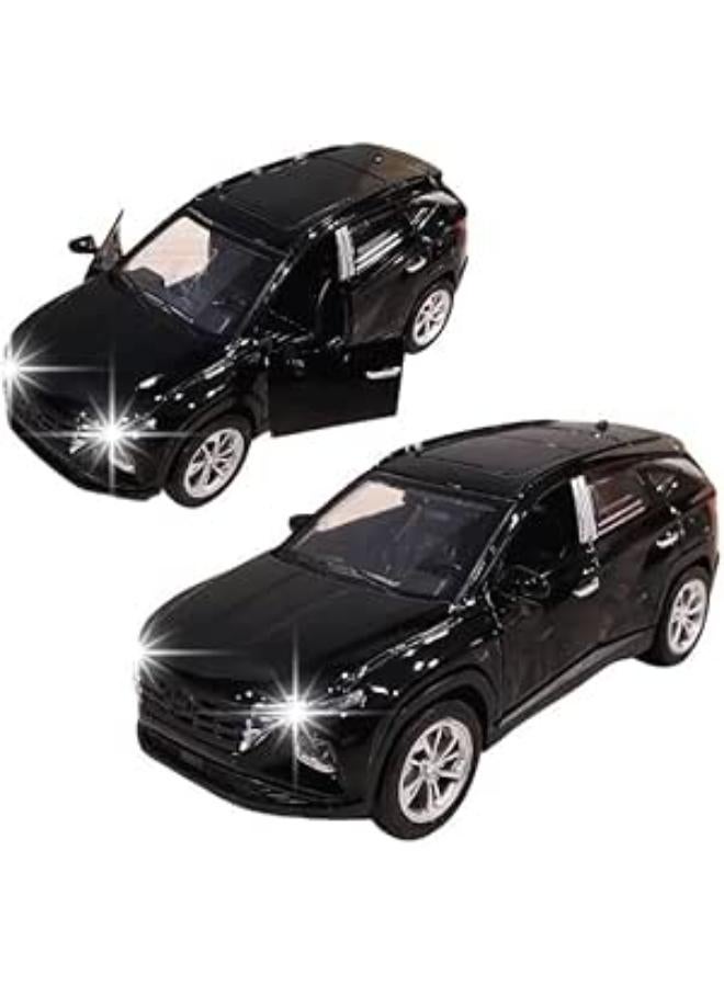 نموذج سيارة توسان الرياضية المصبوب بمقياس 1:36 مع أضواء وصوت - سيارة رياضية للأطفال مصنوعة من سبائك معدنية مصبوبة - سيارة هيونداي - أبواب أمامية مفتوحة باللون الأسود T.O.Y.S