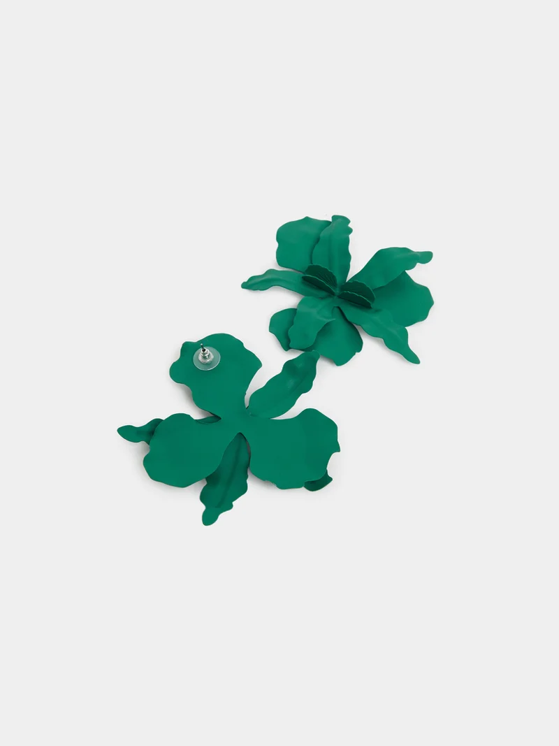 ستايلي أقراط بتفاصيل زهور