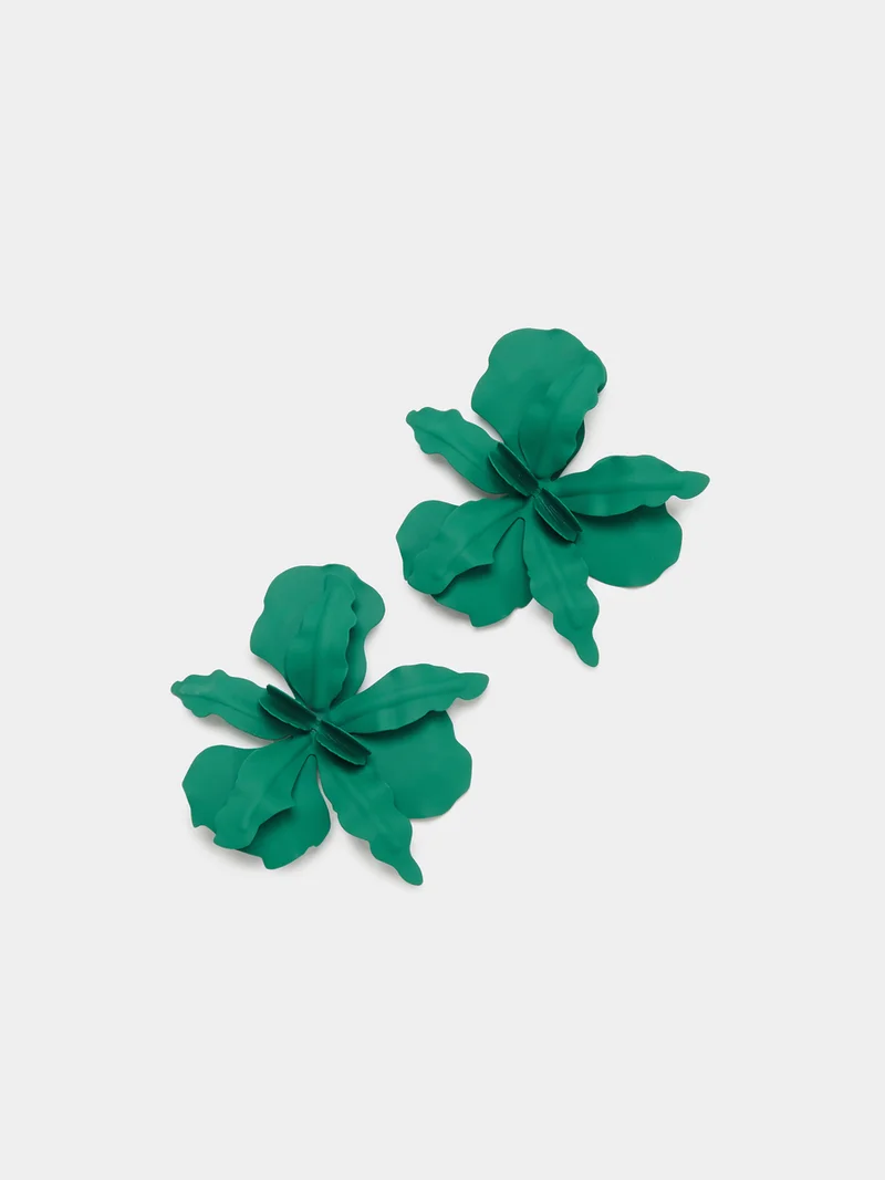 ستايلي أقراط بتفاصيل زهور