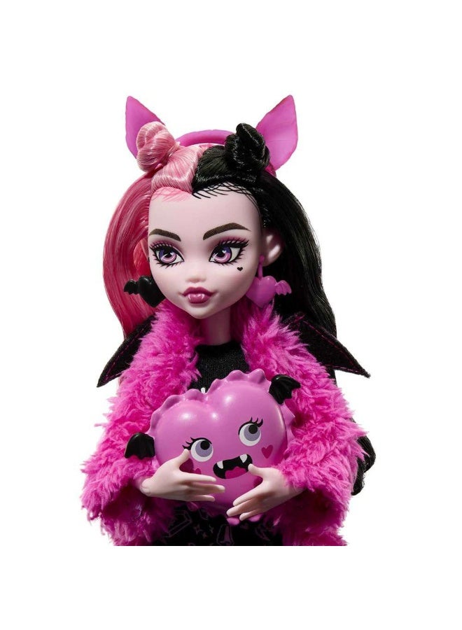 MONSTER HIGH دمية دراكولاورا من مونستر هاي لحفلة النوم مع الإكسسوارات - Image 2