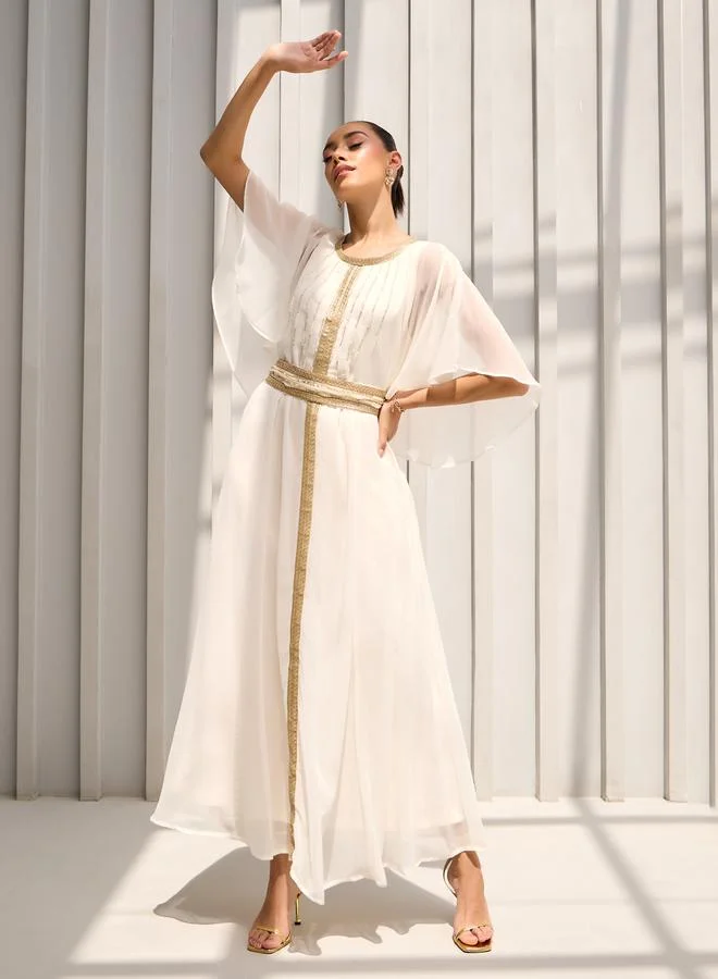 ستايلي Hand Embroidery Draped Kaftan