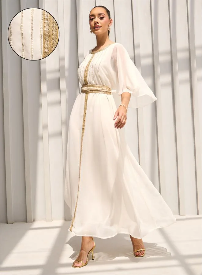 ستايلي Hand Embroidery Draped Kaftan