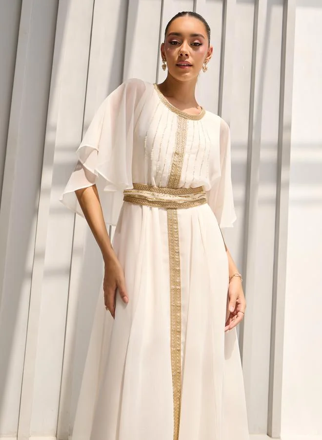 ستايلي Hand Embroidery Draped Kaftan