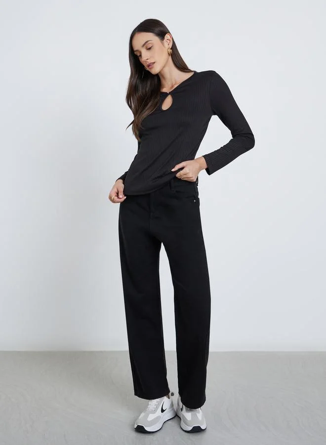 ستايلي بلوزة محبوكة بتفاصيل مُضلعة