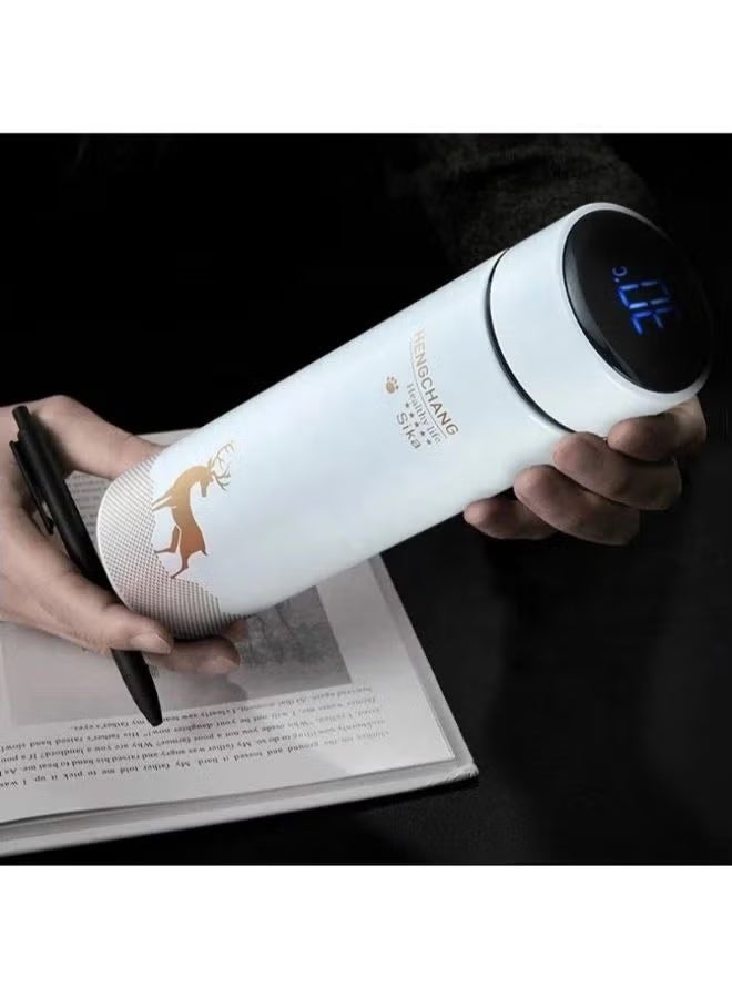 ترمس حراري ديجيتال غزالة – تقنية حديثة لحفظ المشروبات! أحدث صيحة في عالم الترامس الحرارية، مصنوع من ستانلس ستيل 304 عالي الجودة بسعة 500 مل. مزود بشاشة ديجيتال تعرض درجة حرارة المشروب، بالإضافة إلى مصفى داخلي لفلترة المشروبات. تصميم أنيق وعملي للحفاظ على مشروباتك الساخنة أو الباردة لأطول فترة - Image 2