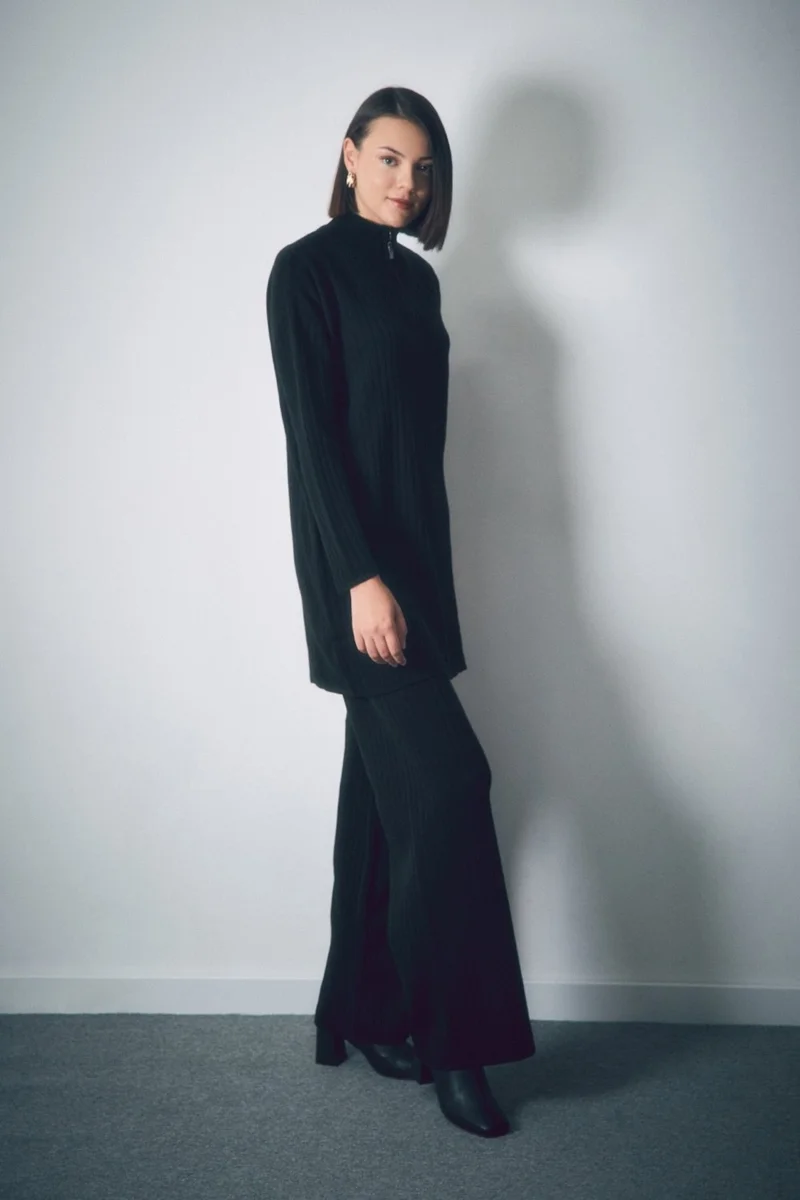 FullaModa Ribbed Zippered Knitwear Set