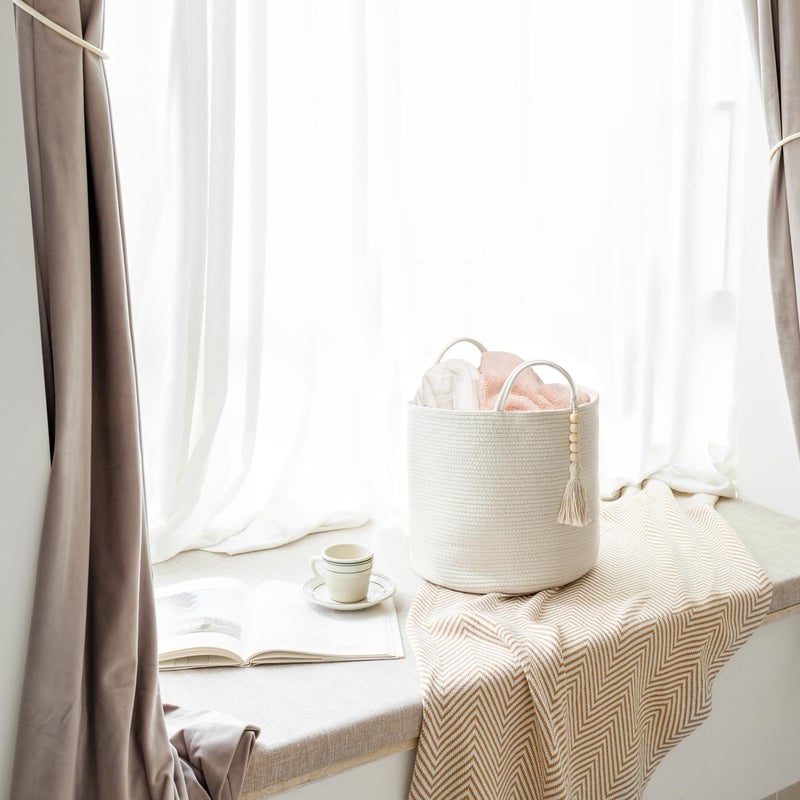 JANE سلة تخزين مكونو المنسوجة مع مقابض سلة قطنية مزخرفة مزينة بخشب للبطانيات والألعاب والملابس وديكور المنزل لغرفة المعيشة، 11"، أبيض - Image 2