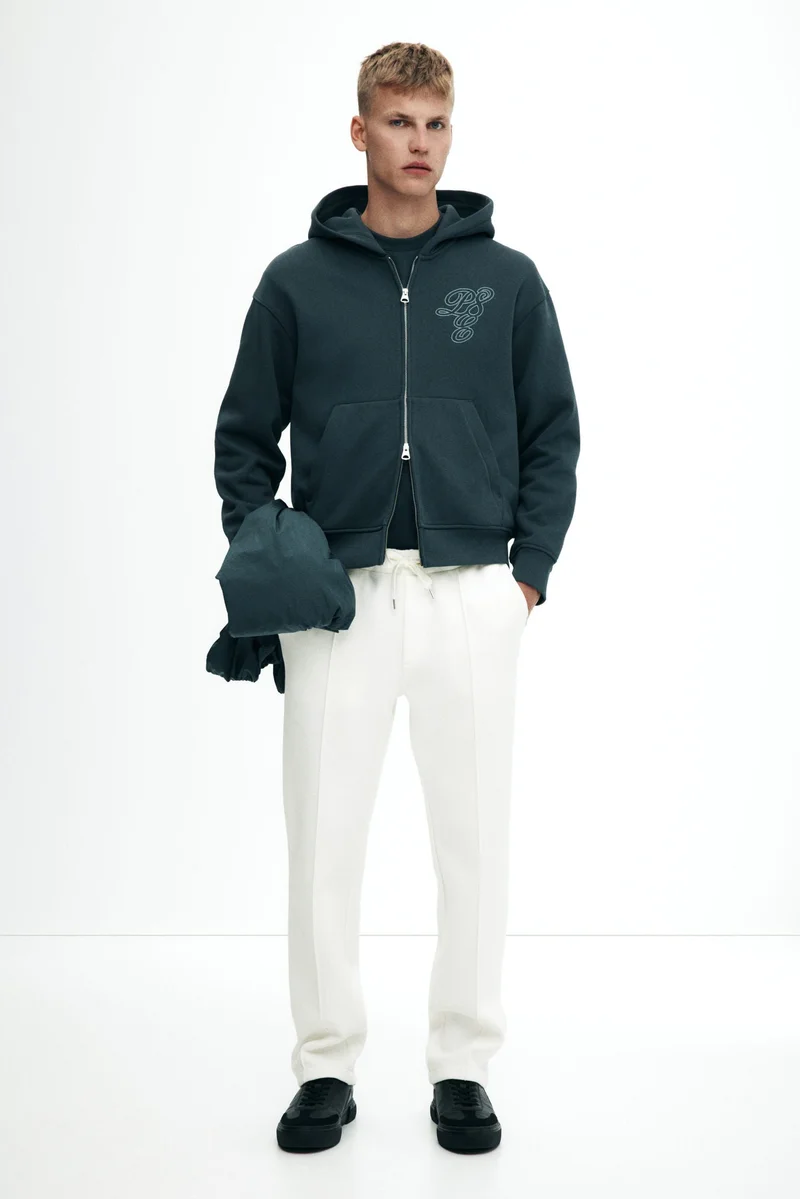 اتش اند ام بنطلون رياضي أنيق بقصّة عادية