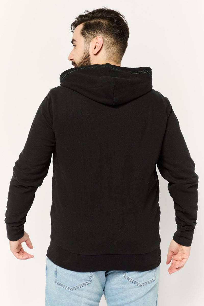 KANGOL سويت شيرت هودي بأكمام طويلة مزين بشعار للرجال، أسود - Image 4