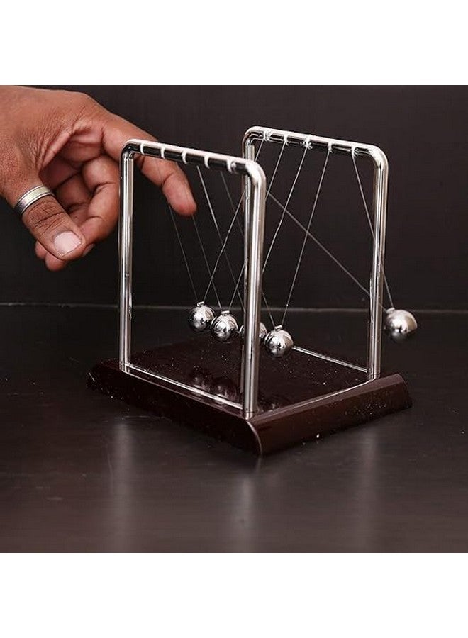 بريمسونس بندول مهد نيوتن من بريمسونز® - لعبة معدنية كبيرة متحركة باستمرار | كرات تصادم متأرجحة متوازنة بقاعدة بلاستيكية مصقولة وخيوط من النايلون | تمثال صغير لتزيين المكتب والمنزل (كستنائي) - Image 4