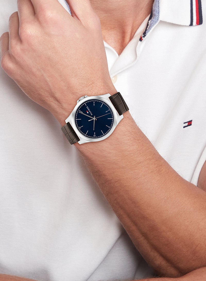 TOMMY HILFIGER Men's Analog Round Shape Leather Wrist Watch 1710549 - 42 Mm  - Image 4