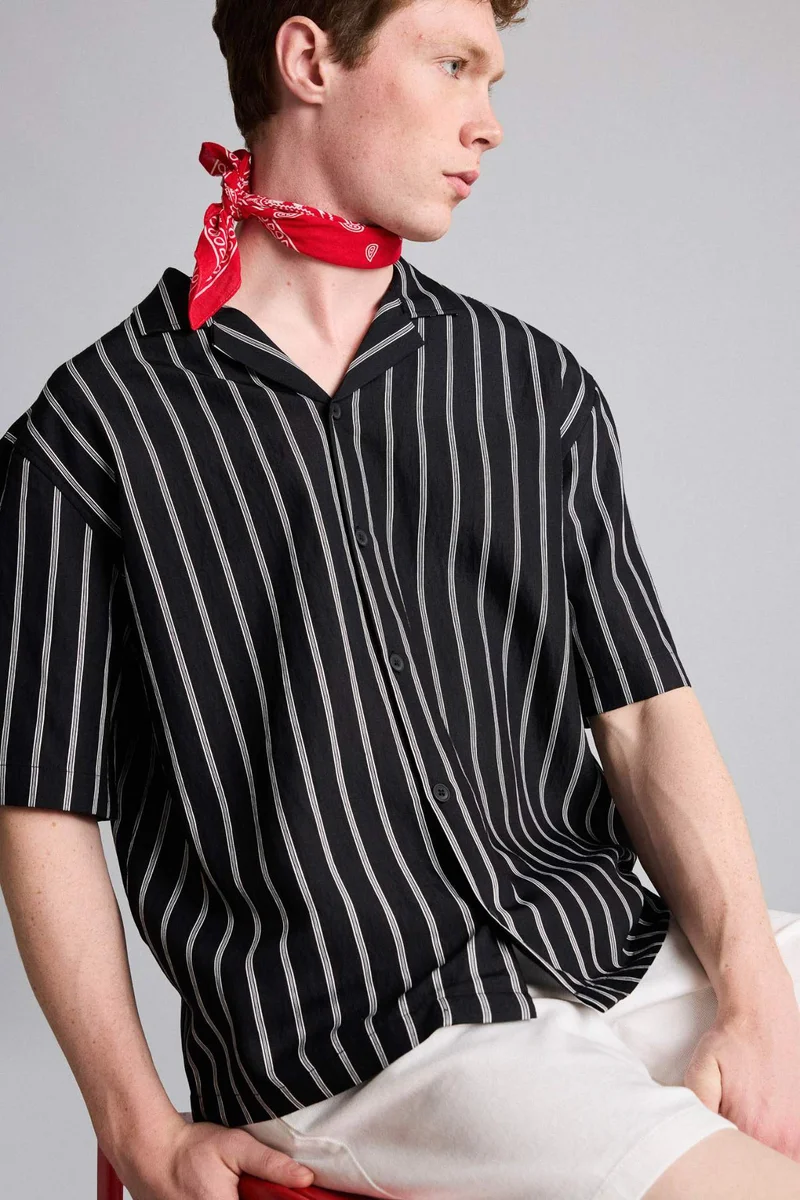 ديفاكتو Boxy Fit Short Sleeve Shirt