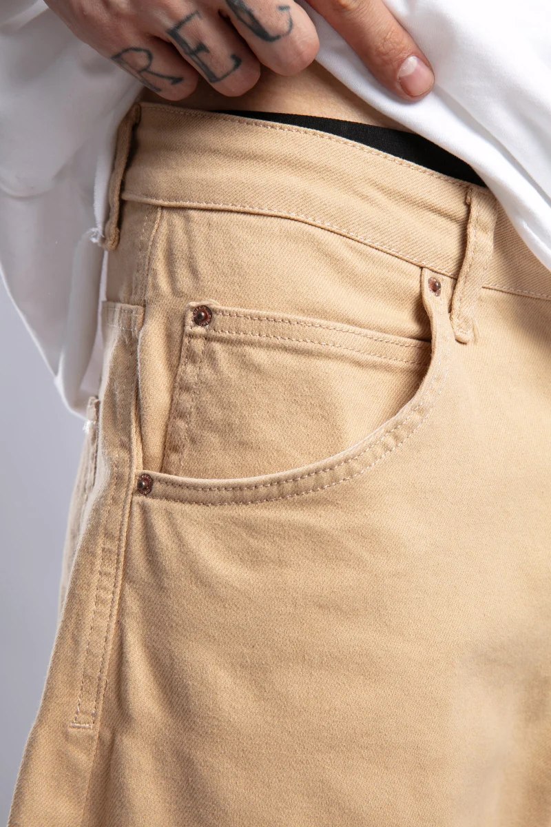 كاتش بنطال جينز فضفاض للغاية