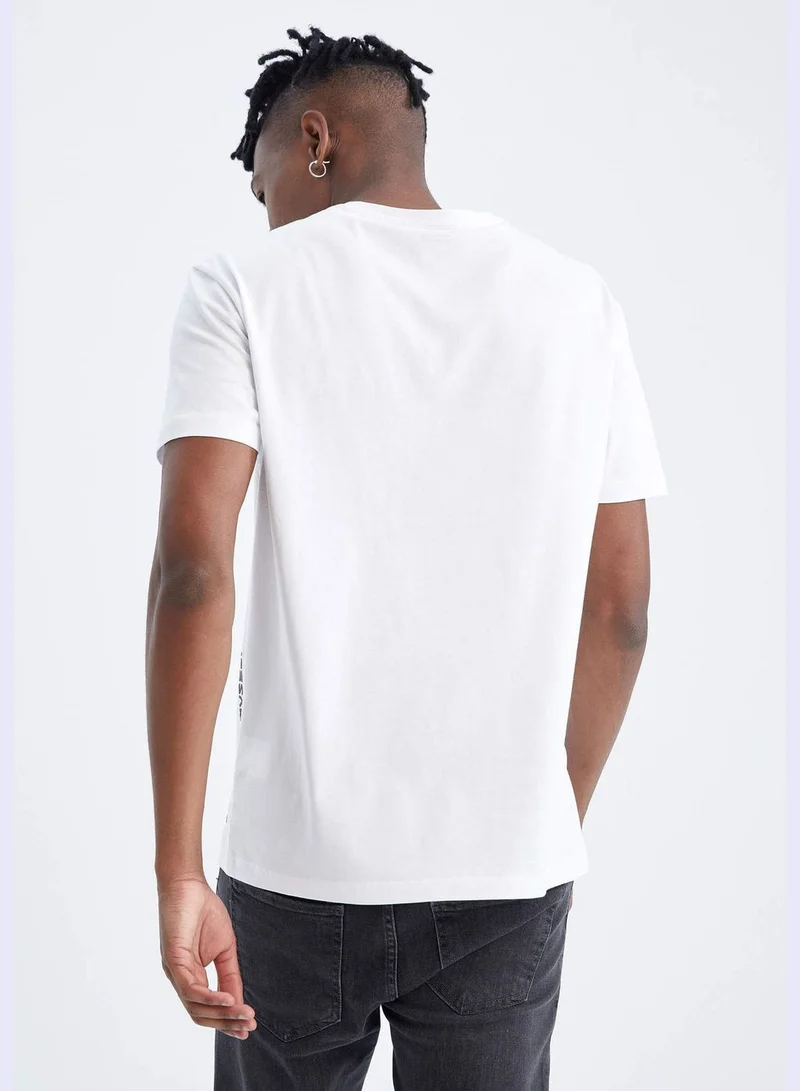 ديفاكتو Regular Fit Short Sleeve Slogan Print T-Shirt