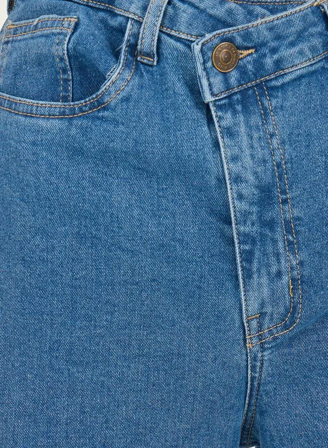 Styli Styli High Rise Asymmetric Waist Straight Leg Jeans