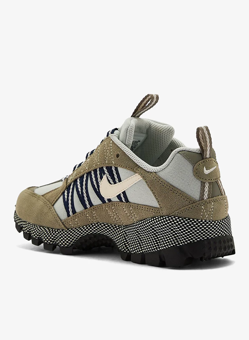 نايكي إير هومارا