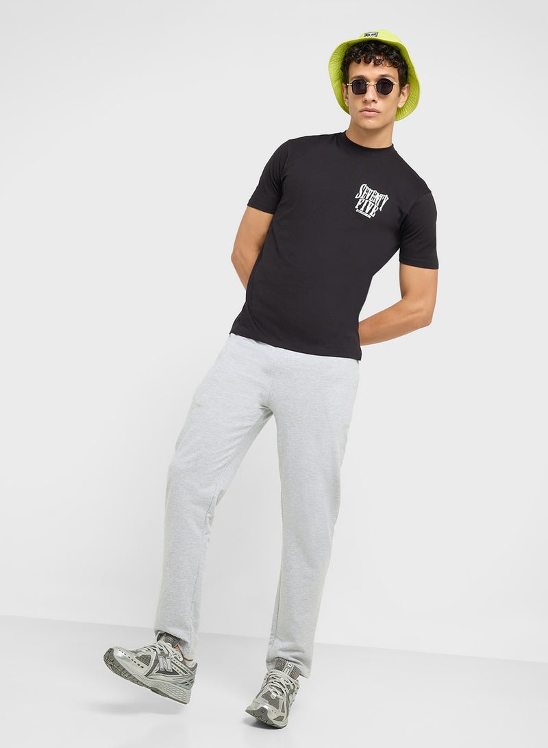 سفنتي فايف بيسيكس تيشيرت مطبوع - Image 4