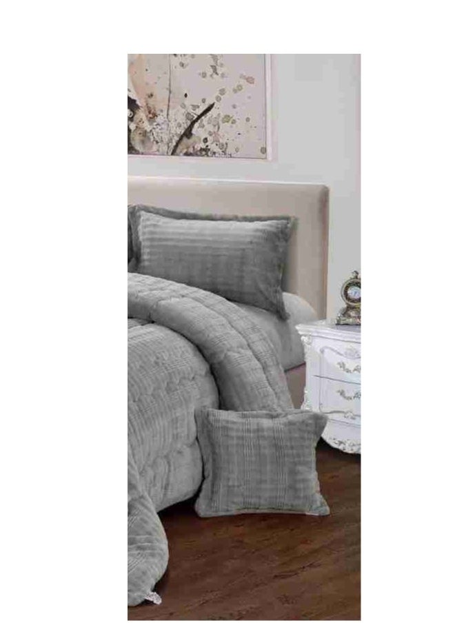 Xi Duo Duo Winter double bedspread, embroidered with soft velvet and luxurious fur to give you warmth and add beauty and elegance to your room, size220*240 cm  - Image 4