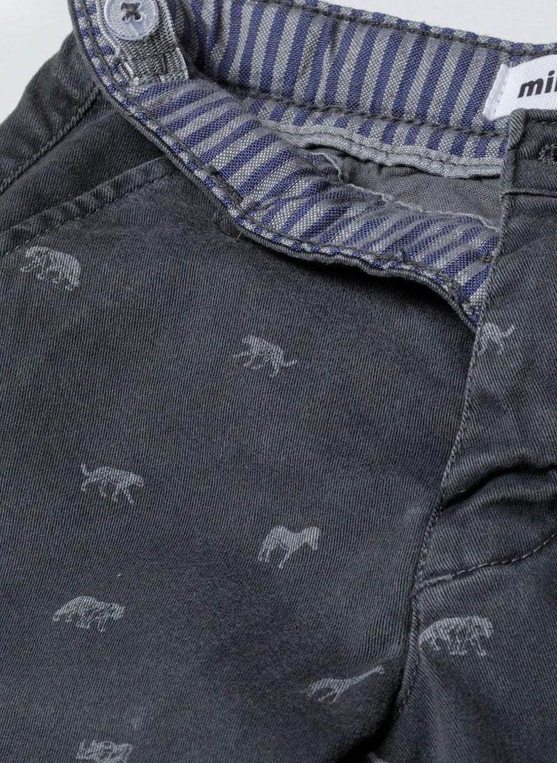 مينوتي شورت تشينو للأولاد بخصر قابل للتعديل - Image 4