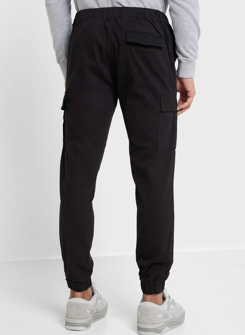 Thomas Scott Thomas Scott Men Comfort Mid-Rise Easy Wash Cargo Trousers