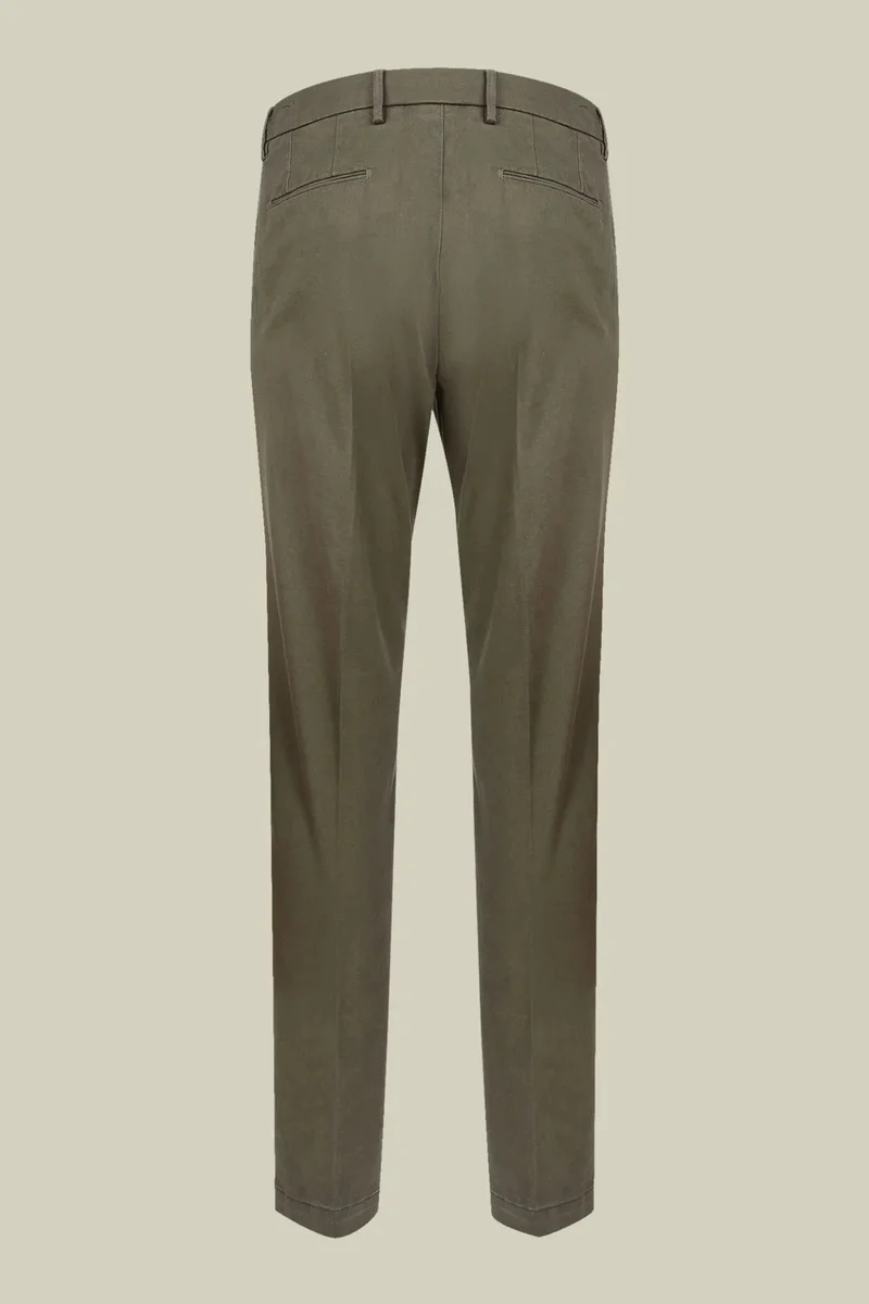 دوبل غانغر Men's classic twill chinos in a perfect fit - Military