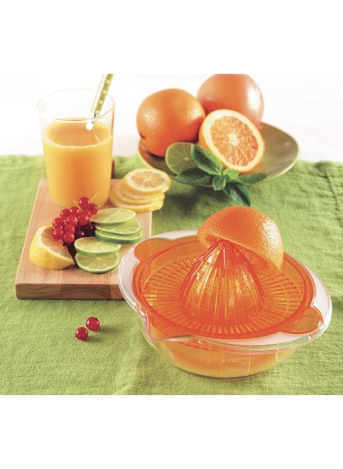 Snips Citrus Juicer with Graduated Scale & Spout – Made in Italy - Image 4