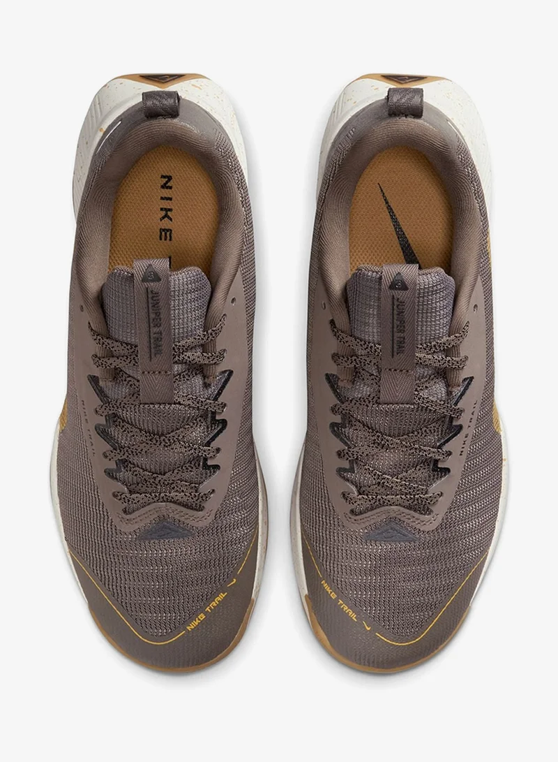 نايكي جونيبر تريل 3