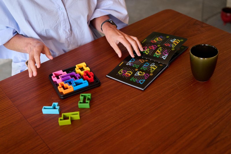 SmartGames IQ Deluxe: Square - The New IQ Series for Ages 14 - Adult with 120 Challenges Featuring a Larger Display and Travel Case - Image 4