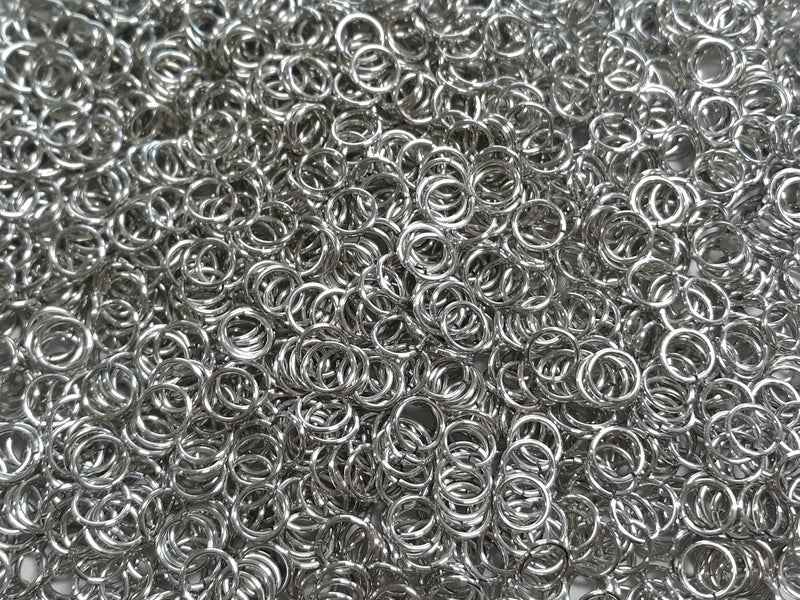 Chainmail Joe 1 Pound Bright Aluminum Chainmail Jump Rings 18G 9/32" ID (5600+ Rings) - Image 1