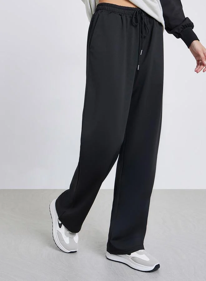 Styli Women Color Block T-Shirt and Joggers Co-ords