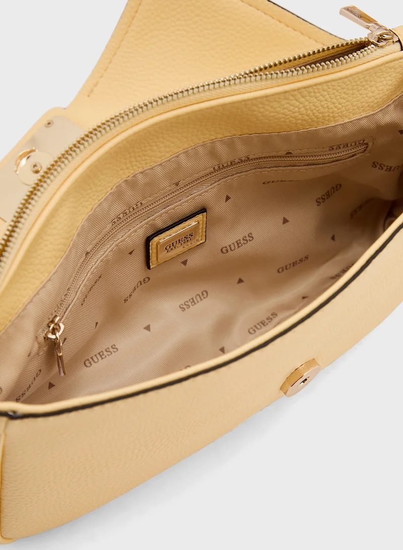 جس Circe Flap Shoulder Bag