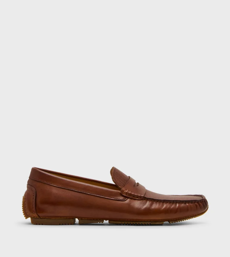 ستيف مادن Evaristo Textured Round Toe Loafers