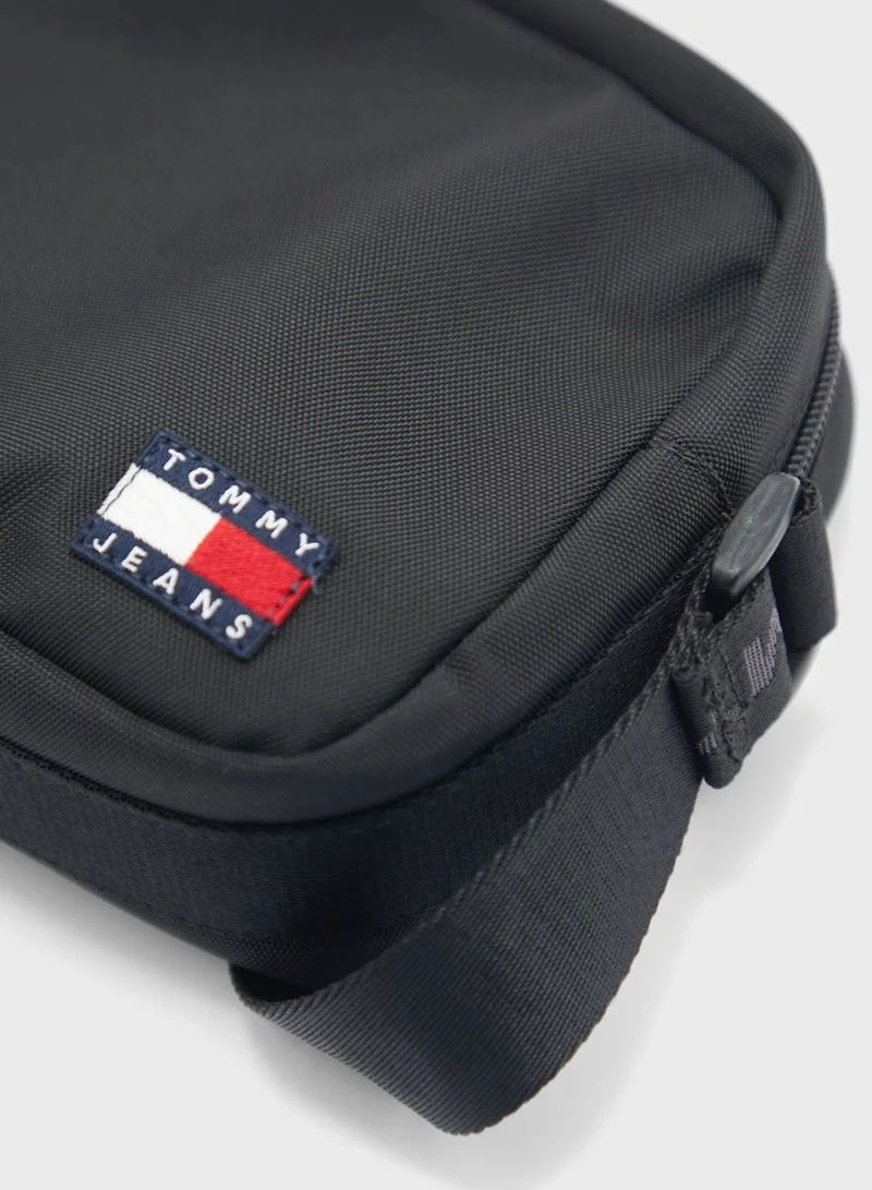 TOMMY JEANS Essential Zip Around Crossbody Bag