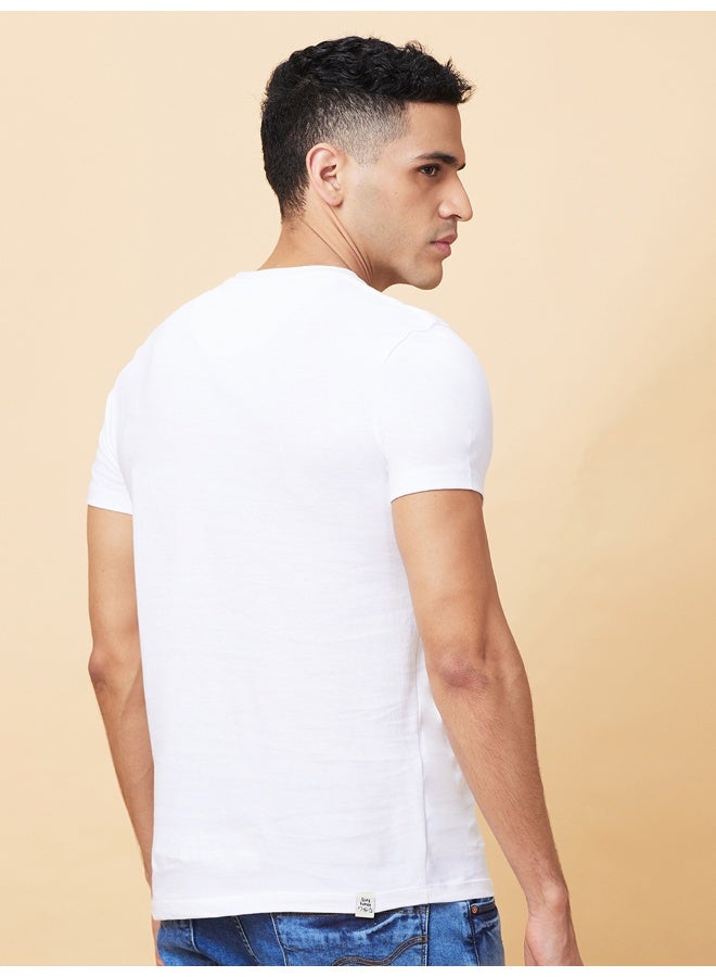 Being Human تي شيرت رجالي أبيض بياقة دائرية وأكمام قصيرة - Image 3