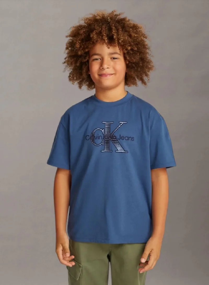 كالفن كلاين جينز تيشرت مزين بشعار كلفن كلاين