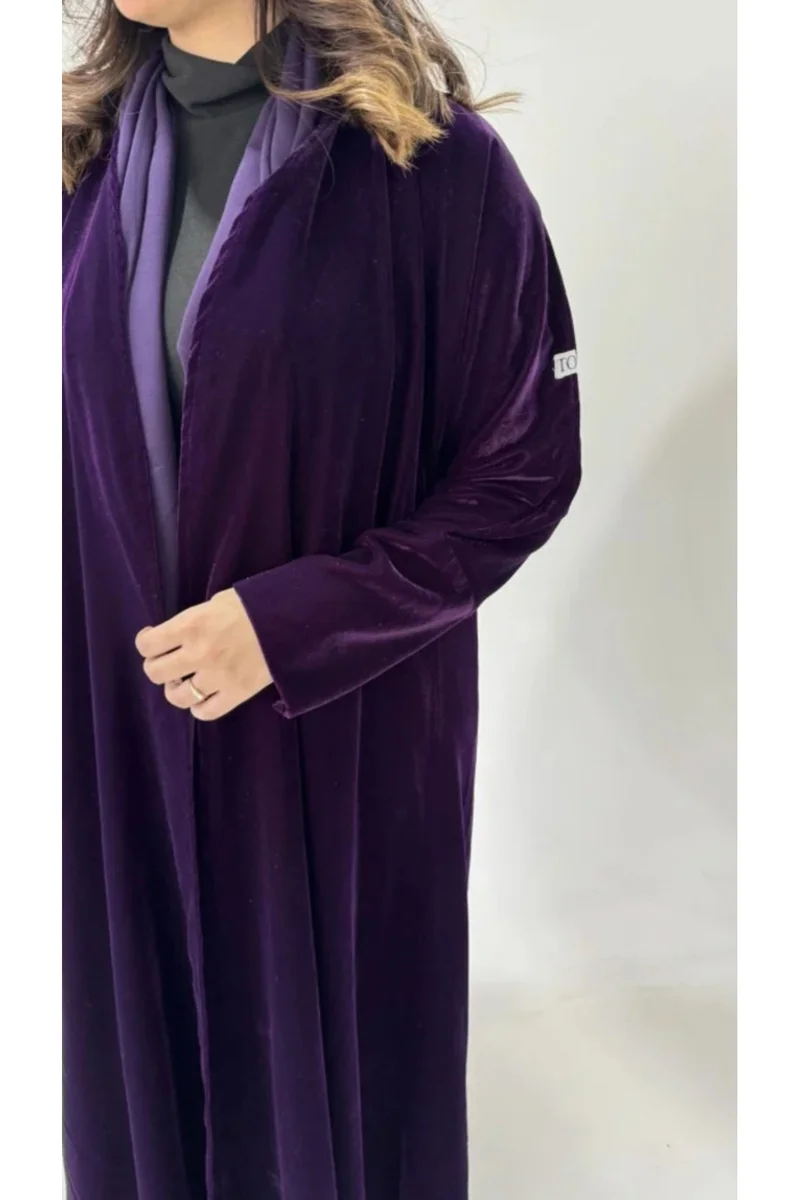 Tori-abaya Lilac velvet abaya with fitted sleeves