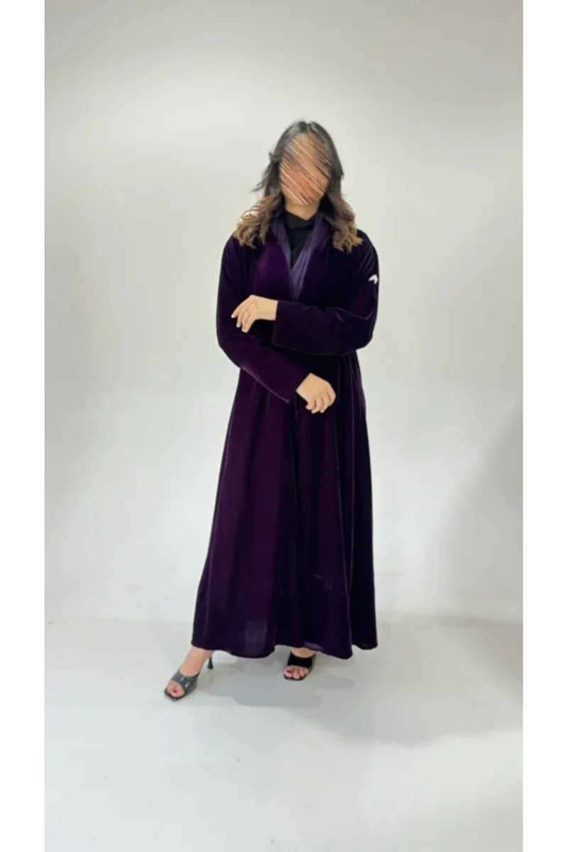 Tori-abaya Lilac velvet abaya with fitted sleeves