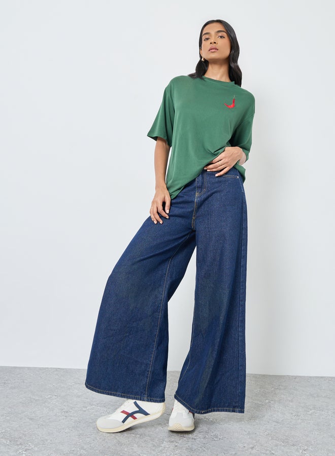 تايك تو تيشيرت كبير مطرز بالفلفل الحار - Image 2