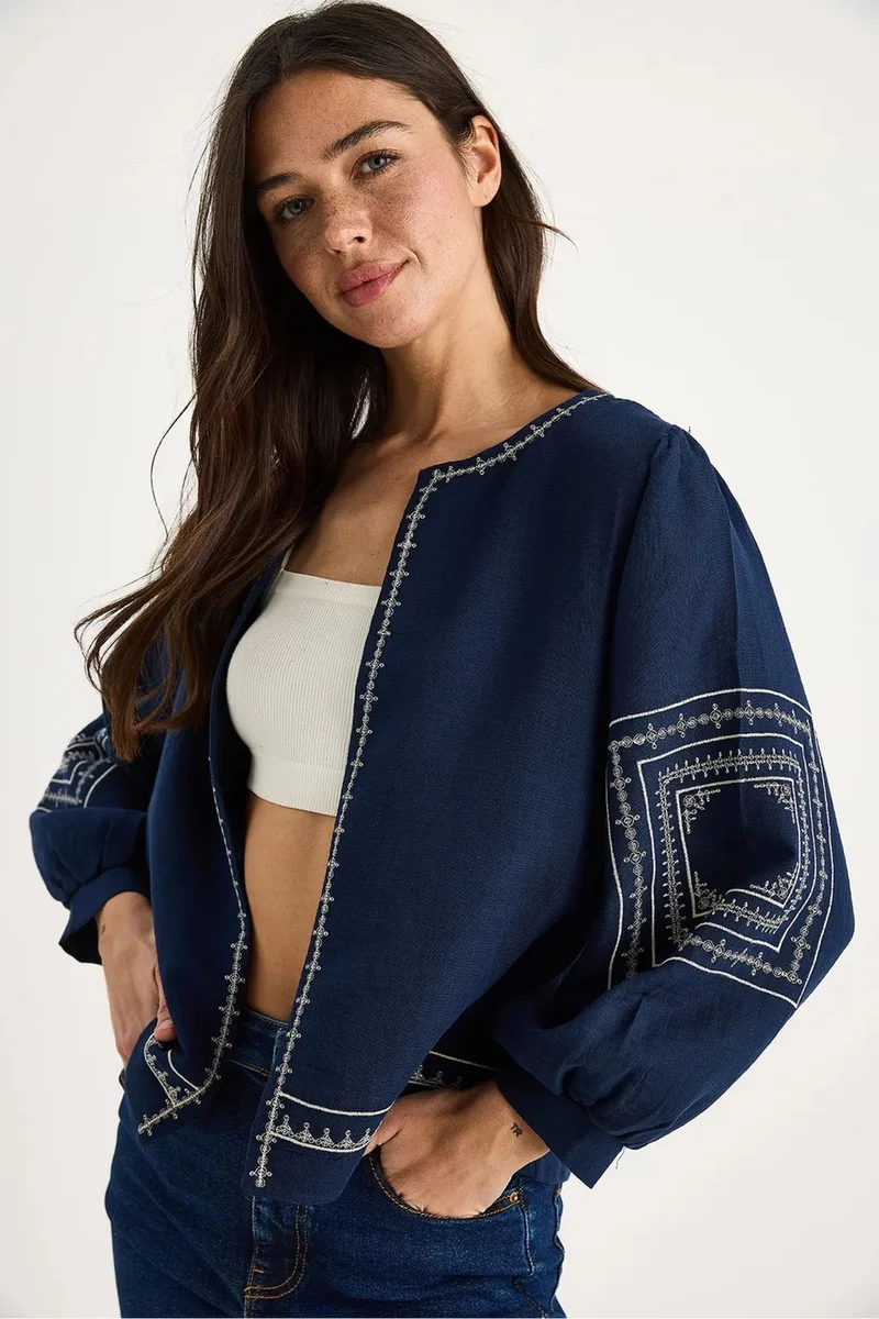 بيانكو لوتشي LUCCI Embroidered Crew Neck Casual Jacket